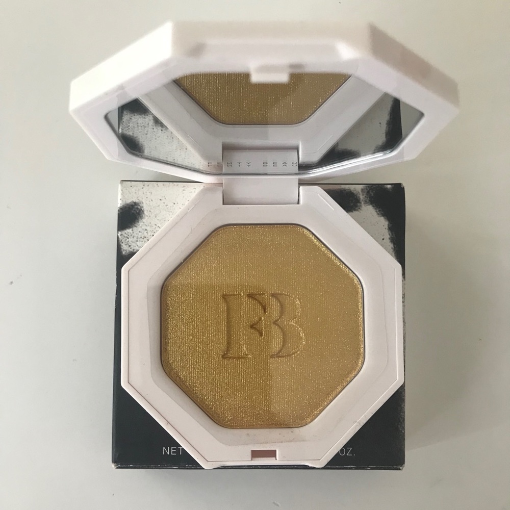 FENTY BEAUTY HIGHLIGHTER - trophy wife